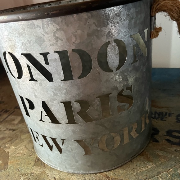 Metallic Bucket with Rope Handles - Picture 2 of 7